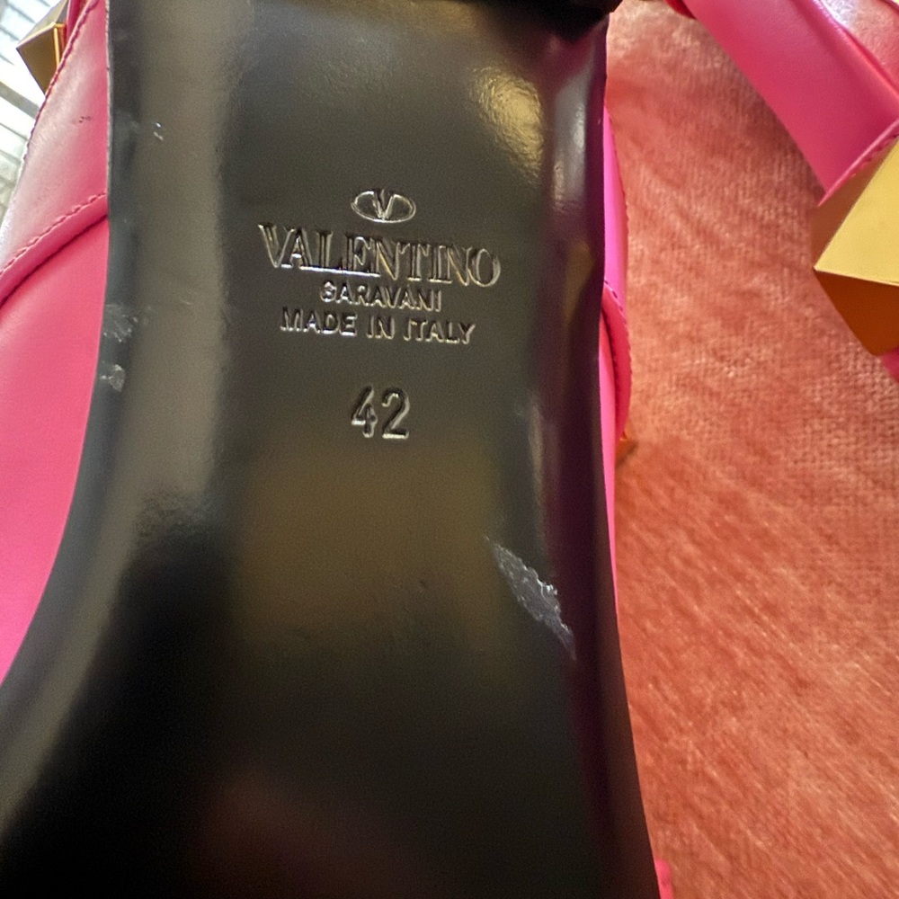 Valentino Garavani Pink and Gold Studded Sandals - Picture 2 of 5